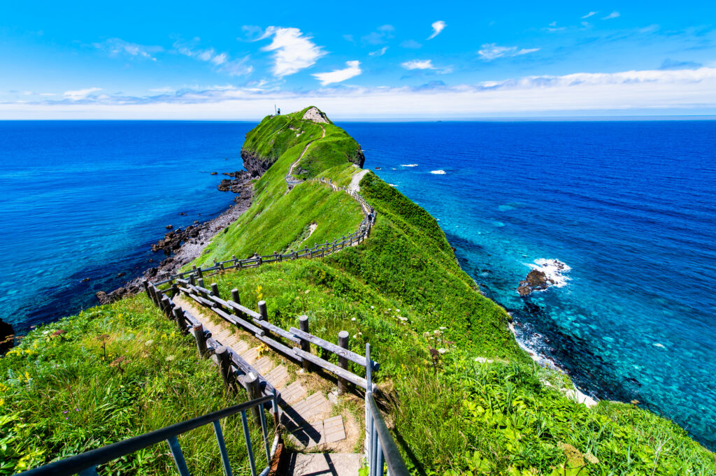 北海道積丹半島　積丹ブルーの神威岬2